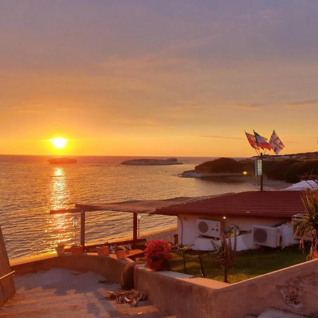 Mare Lughente Bed & Breakfast S'archittu Cuglieri Exterior photo