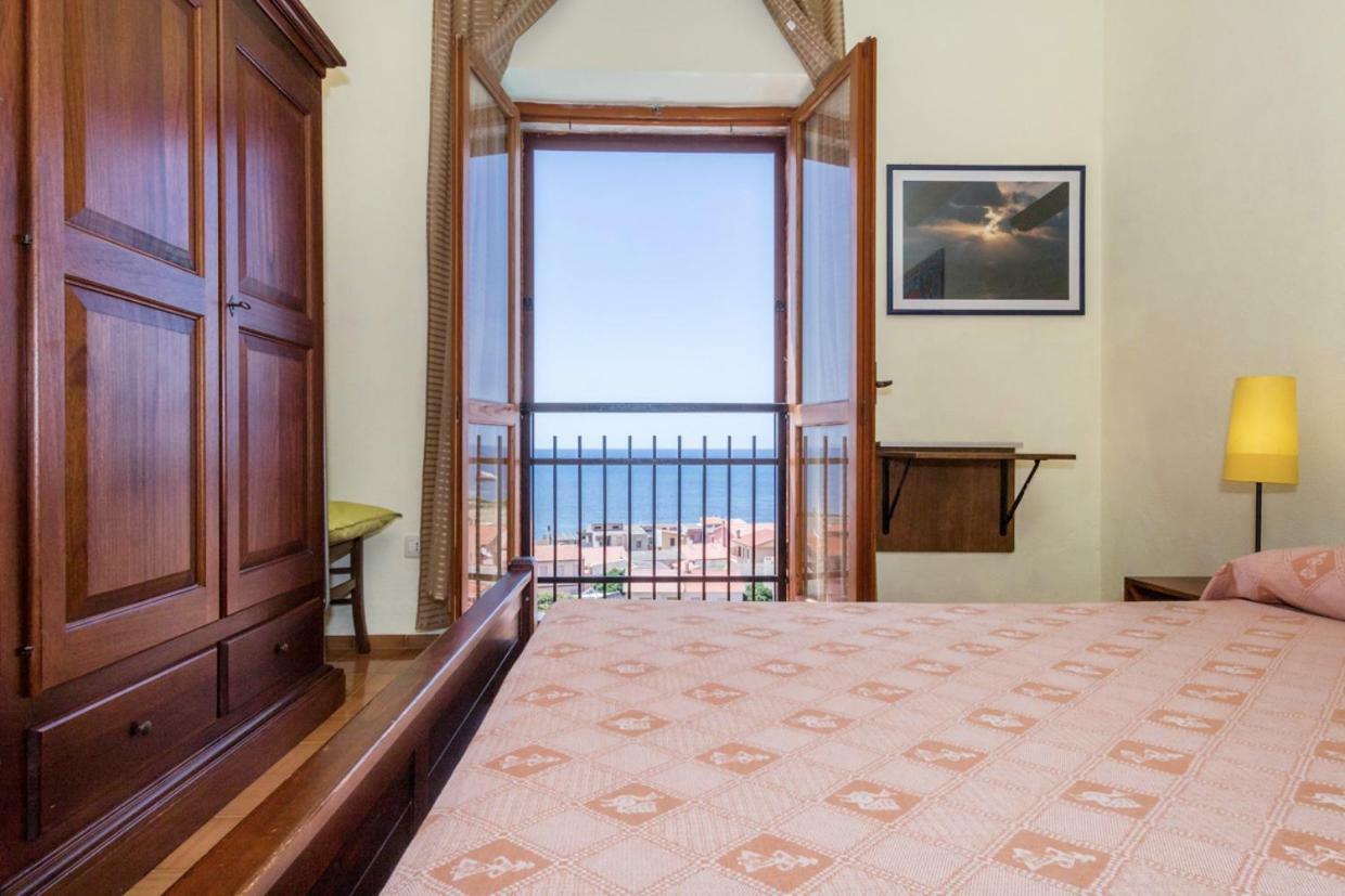 Mare Lughente Bed & Breakfast S'archittu Cuglieri Exterior photo