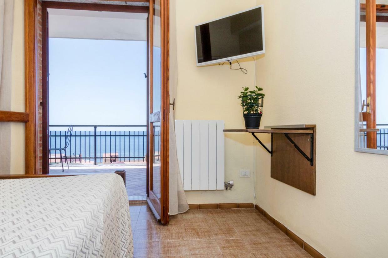 Mare Lughente Bed & Breakfast S'archittu Cuglieri Exterior photo