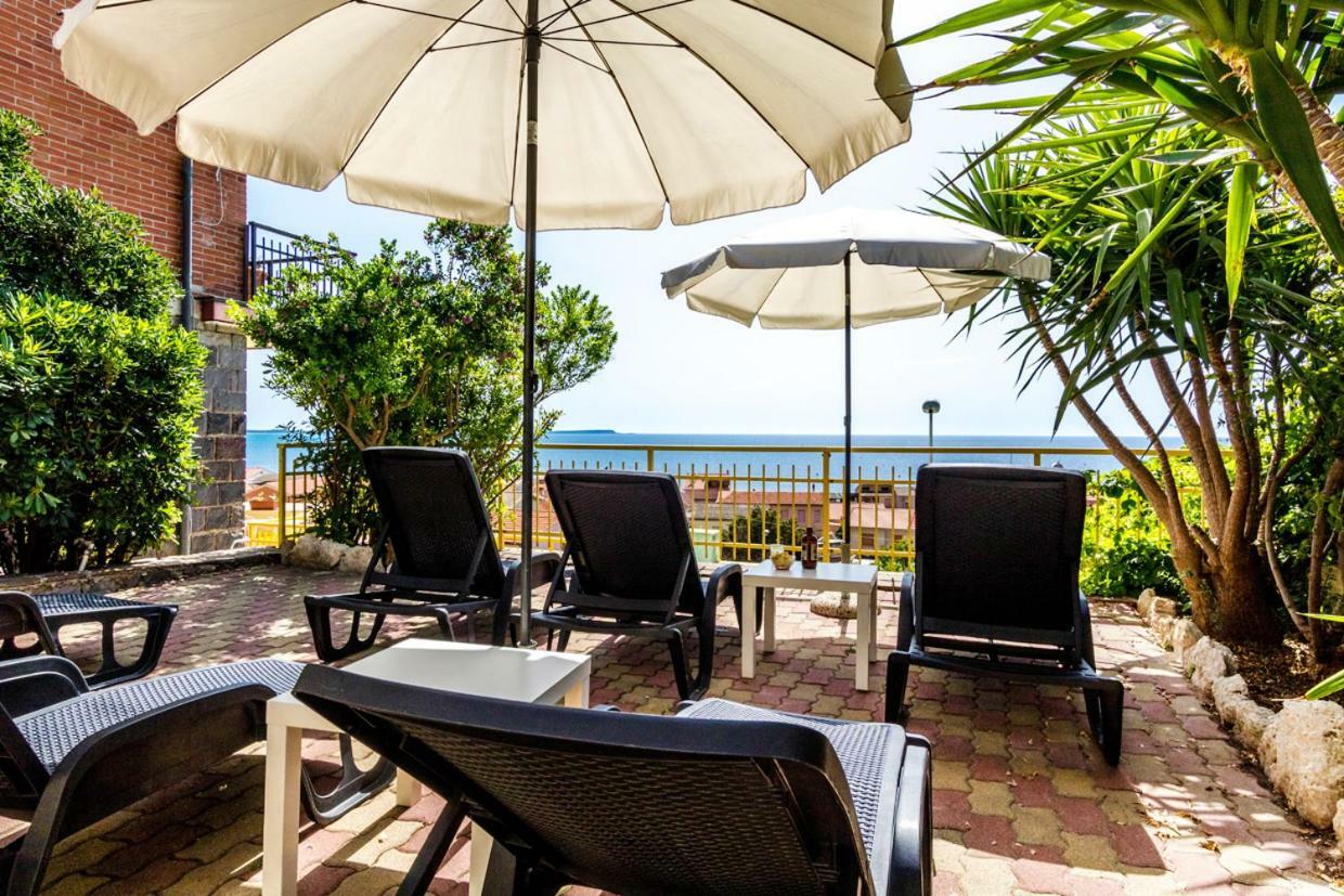 Mare Lughente Bed & Breakfast S'archittu Cuglieri Exterior photo
