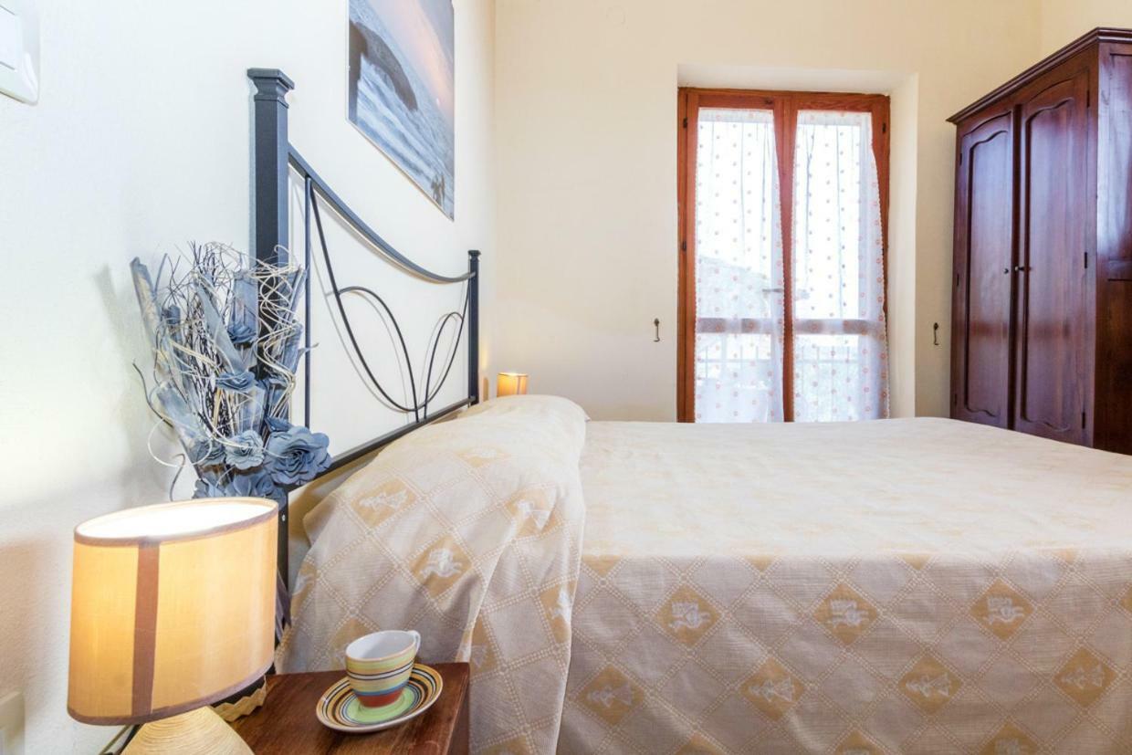 Mare Lughente Bed & Breakfast S'archittu Cuglieri Exterior photo