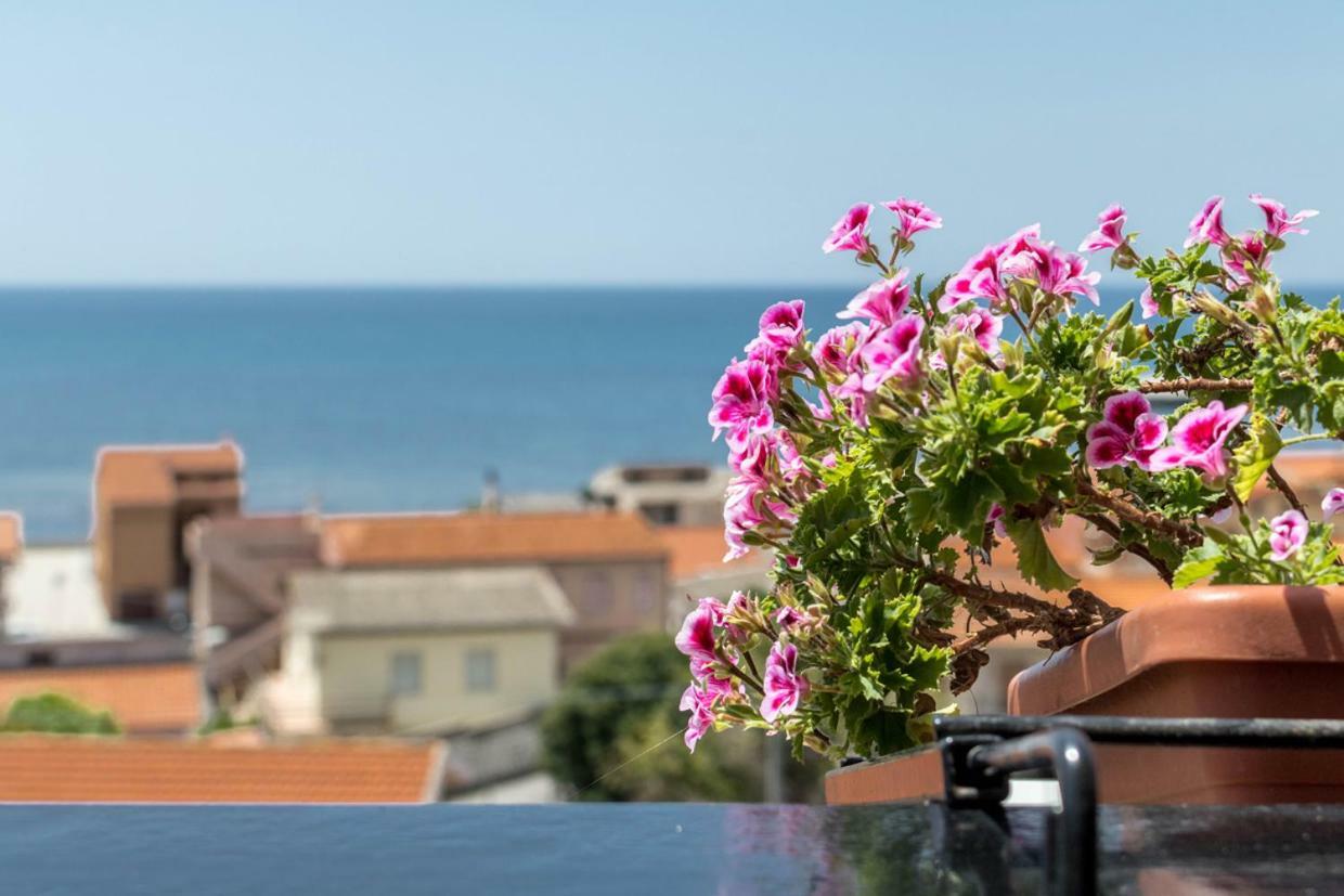 Mare Lughente Bed & Breakfast S'archittu Cuglieri Exterior photo