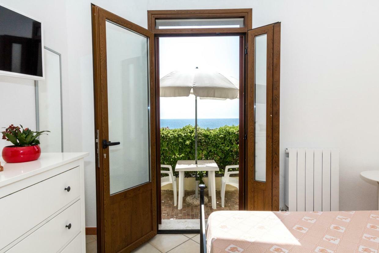 Mare Lughente Bed & Breakfast S'archittu Cuglieri Exterior photo