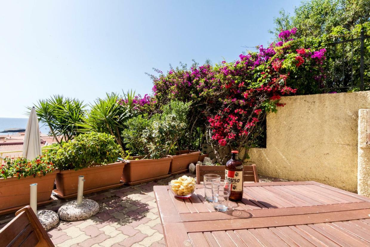Mare Lughente Bed & Breakfast S'archittu Cuglieri Exterior photo